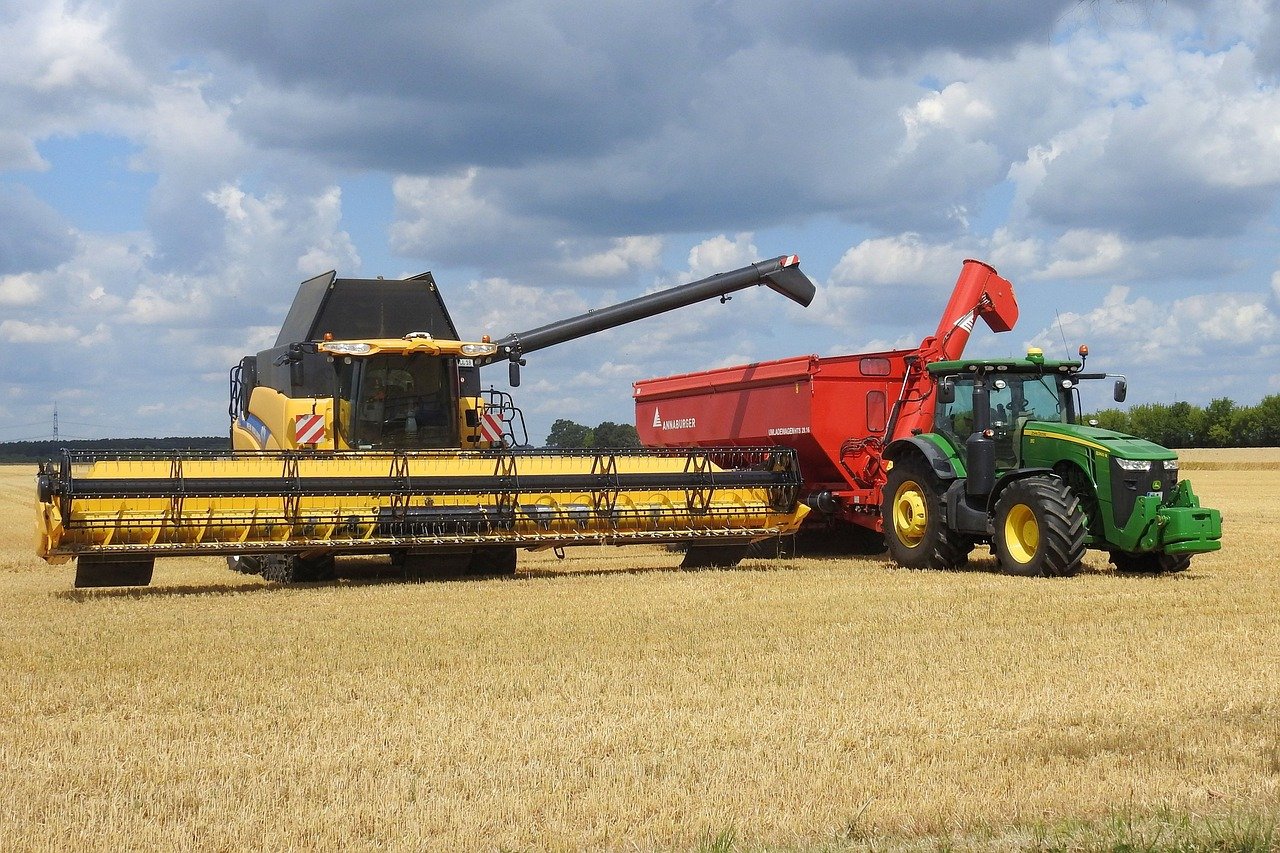combine harvester 1497358 1280